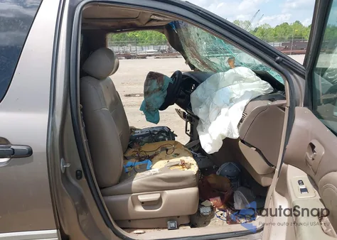 1998 Toyota Sienna Xle from USA, damaged, VIN 4T3ZF13C1WU025575